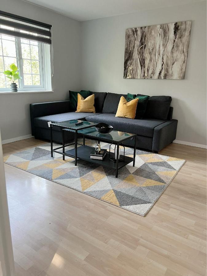 Stunning Apartment In Beckton With Private Entrance London Exterior photo