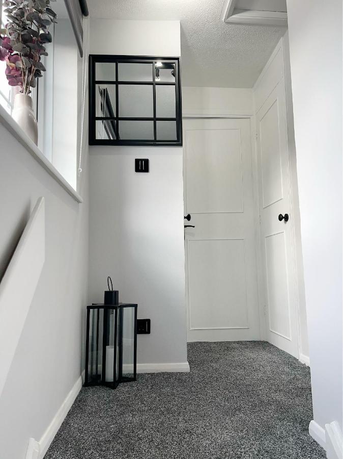 Stunning Apartment In Beckton With Private Entrance London Exterior photo